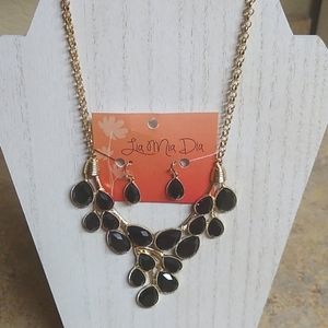 🐾 2 For $16 Black Gemstone Necklace & Earring Set